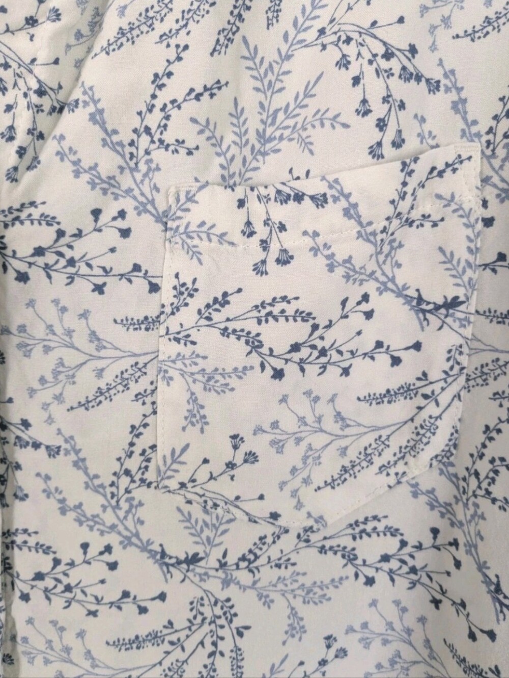 Jachs Girlfriend Womans L Placket Button Up Blouse Rayon Blue Ivory Boho Floral - Picture 3 of 5